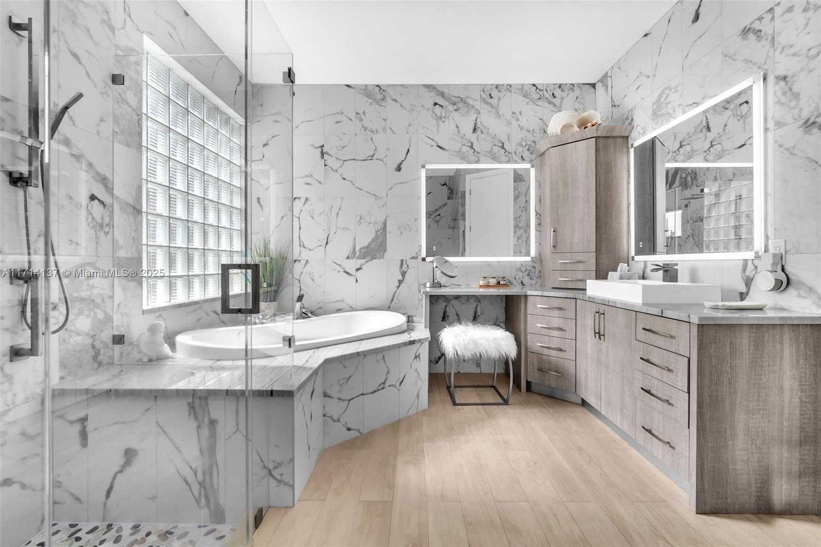 Small Image of 821 EAST CYPRESS POINTE DR E, Pembroke Pines Number 22
