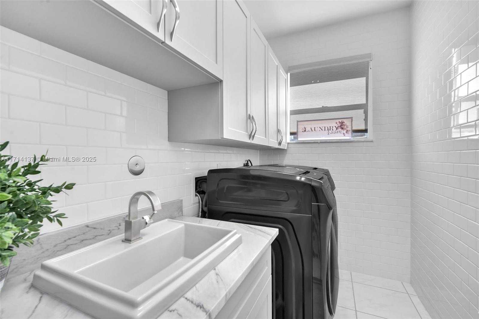 Small Image of 821 EAST CYPRESS POINTE DR E, Pembroke Pines Number 30