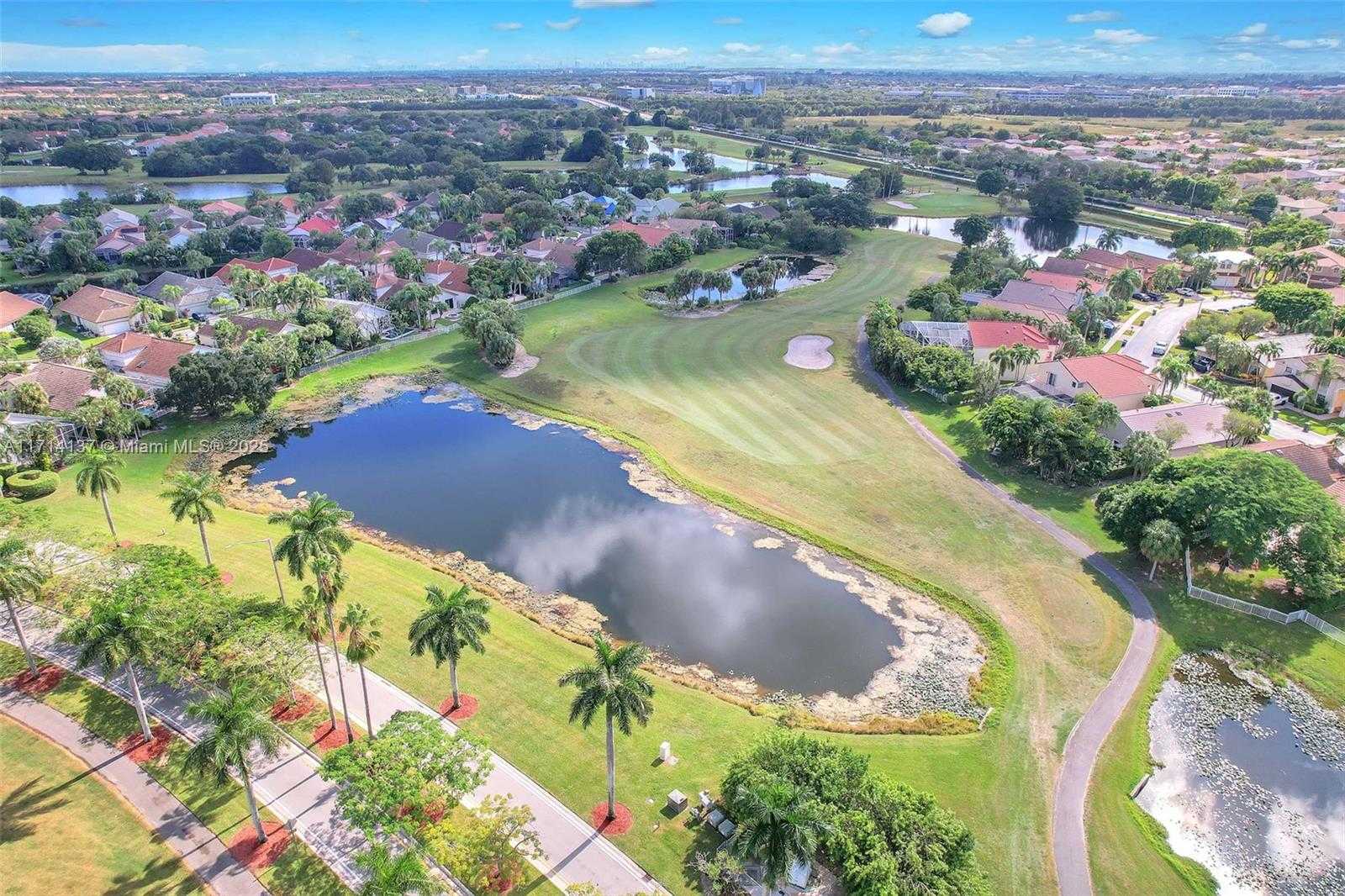 Small Image of 821 EAST CYPRESS POINTE DR E, Pembroke Pines Number 36