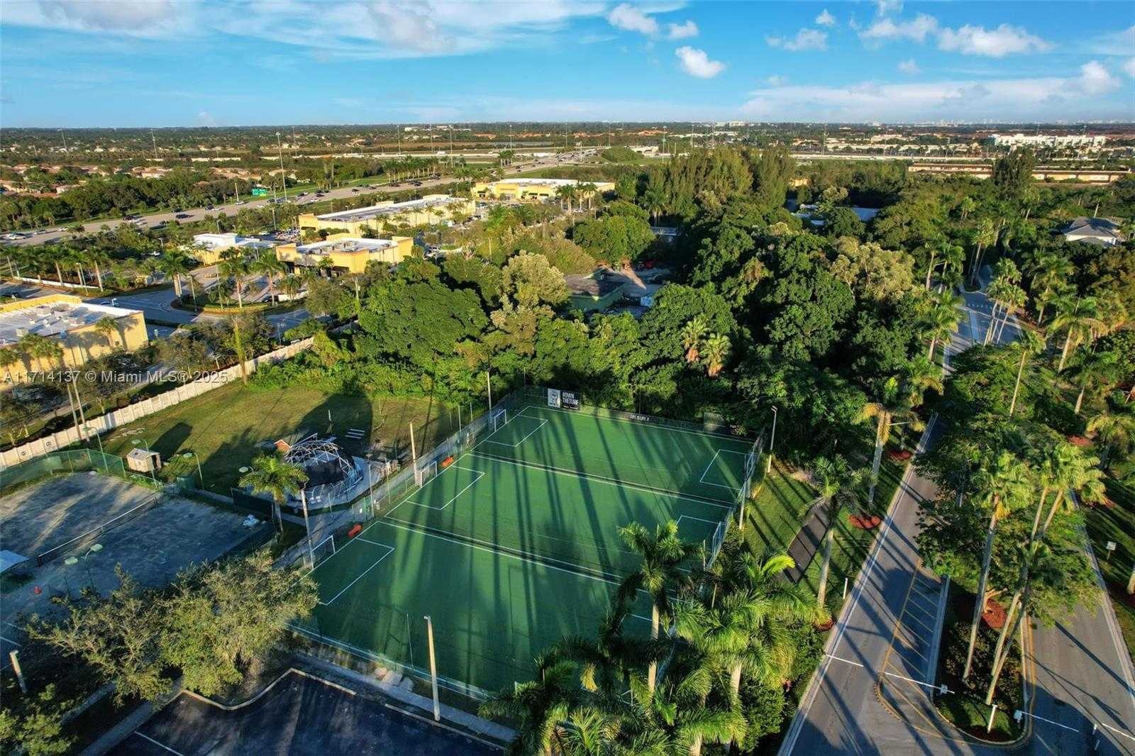 Small Image of 821 EAST CYPRESS POINTE DR E, Pembroke Pines Number 39