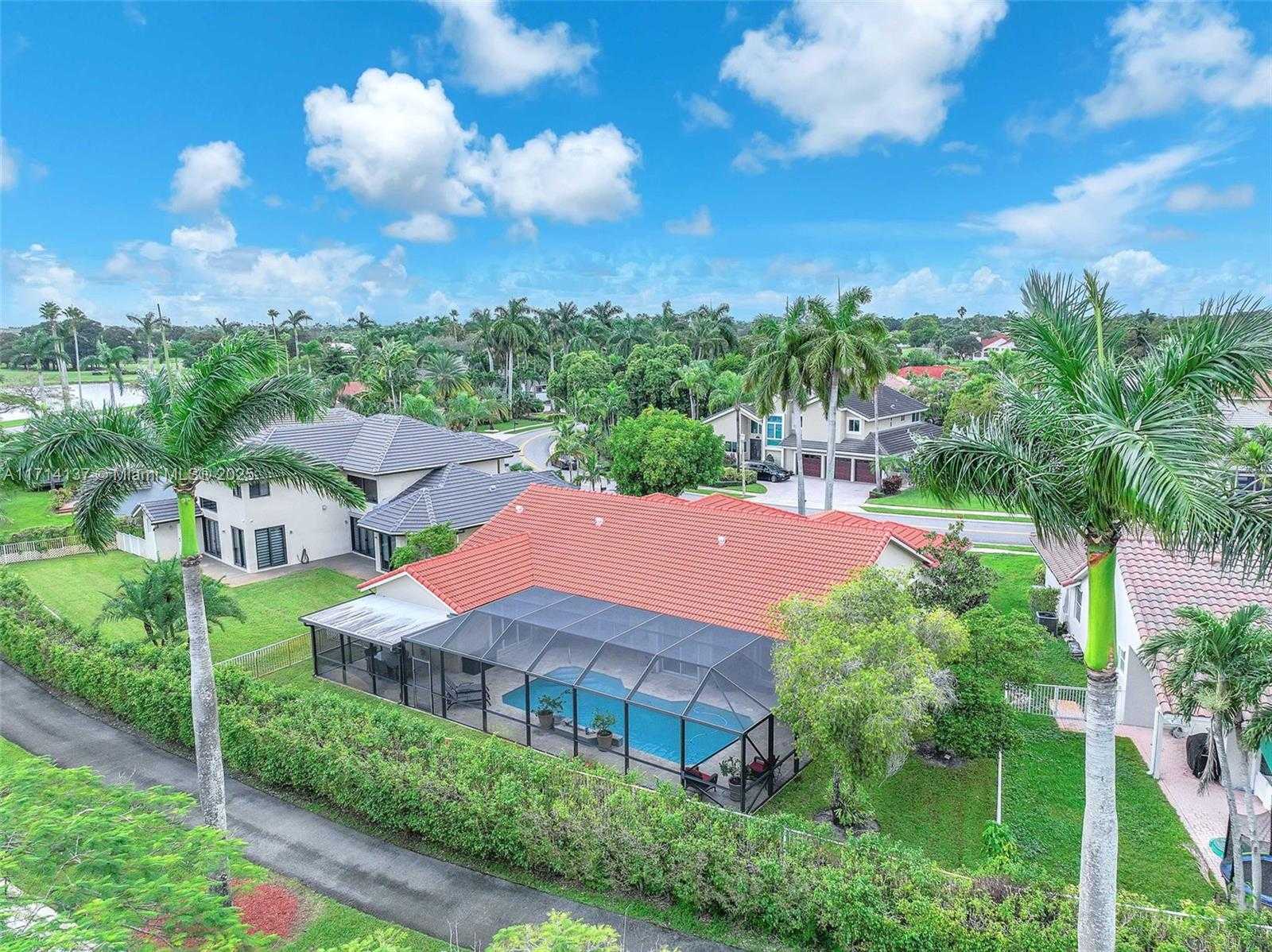 Small Image of 821 EAST CYPRESS POINTE DR E, Pembroke Pines Number 6