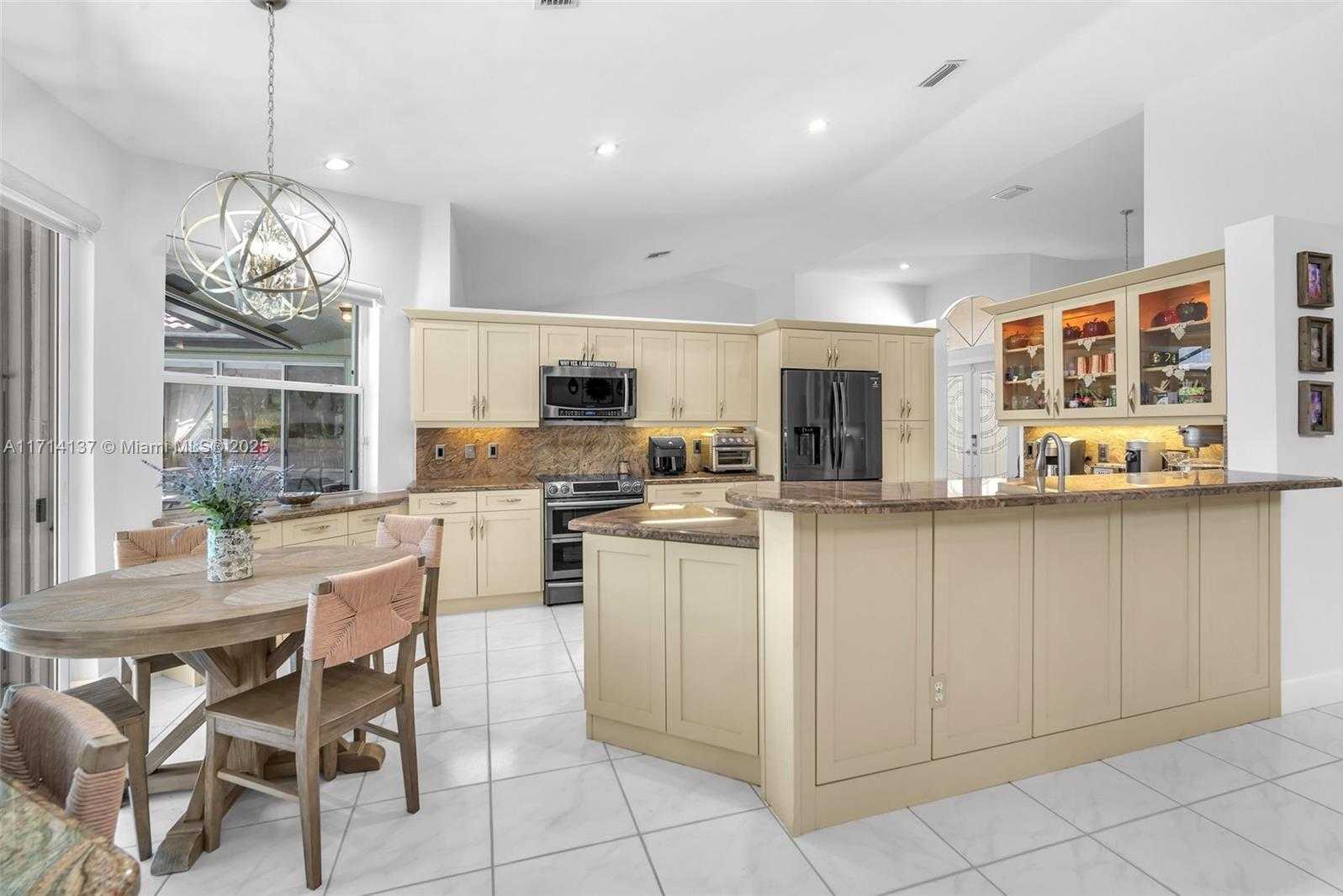 Small Image of 821 EAST CYPRESS POINTE DR E, Pembroke Pines Number 9