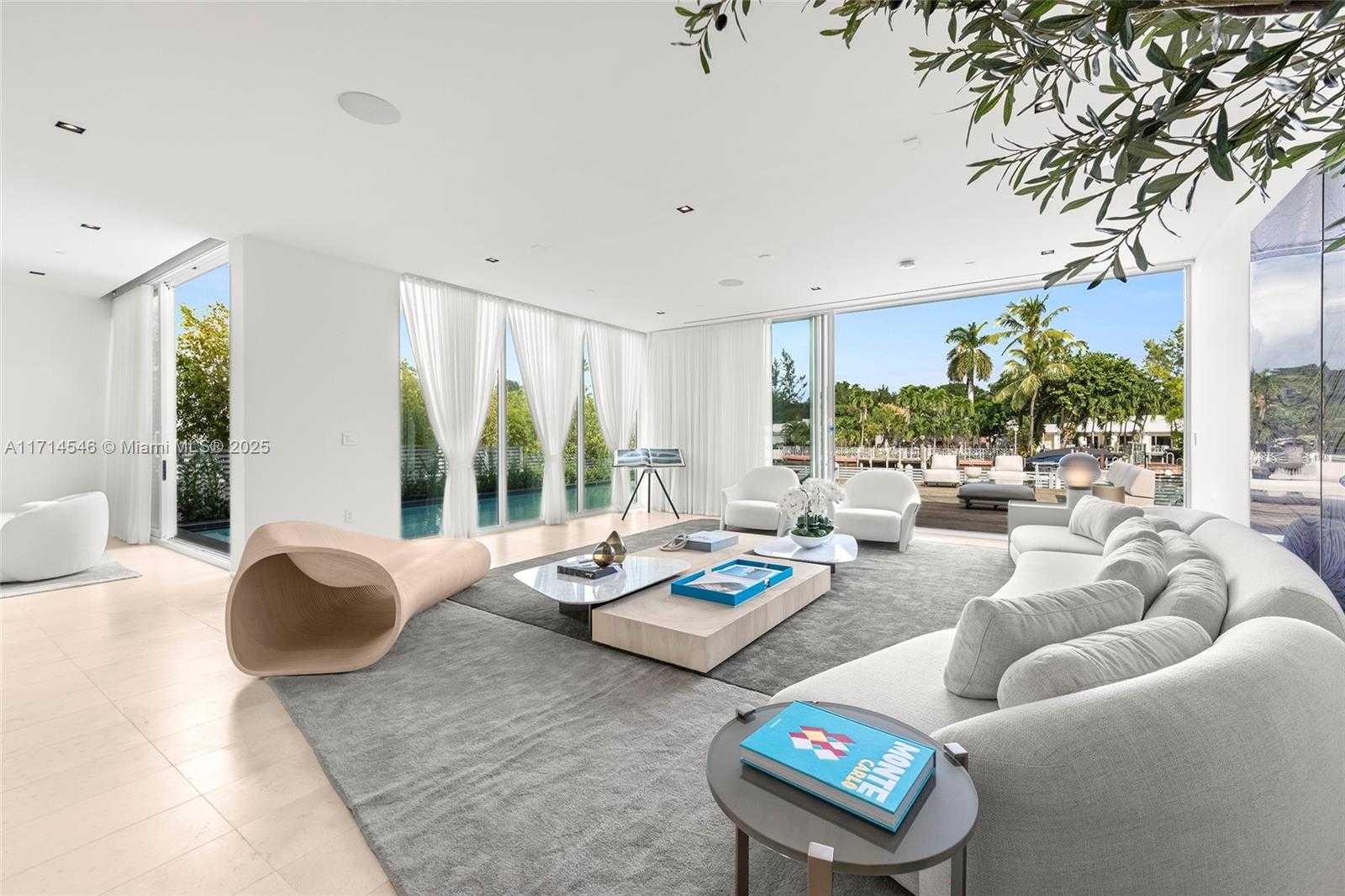 Small Image of 1031 WEST 48TH ST, Miami Beach Number 2