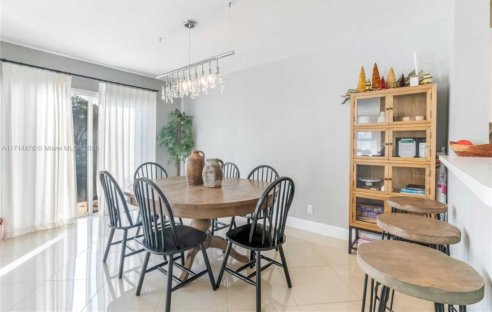 Small Image of 7400 VISCAYA CIR, Margate Number 10