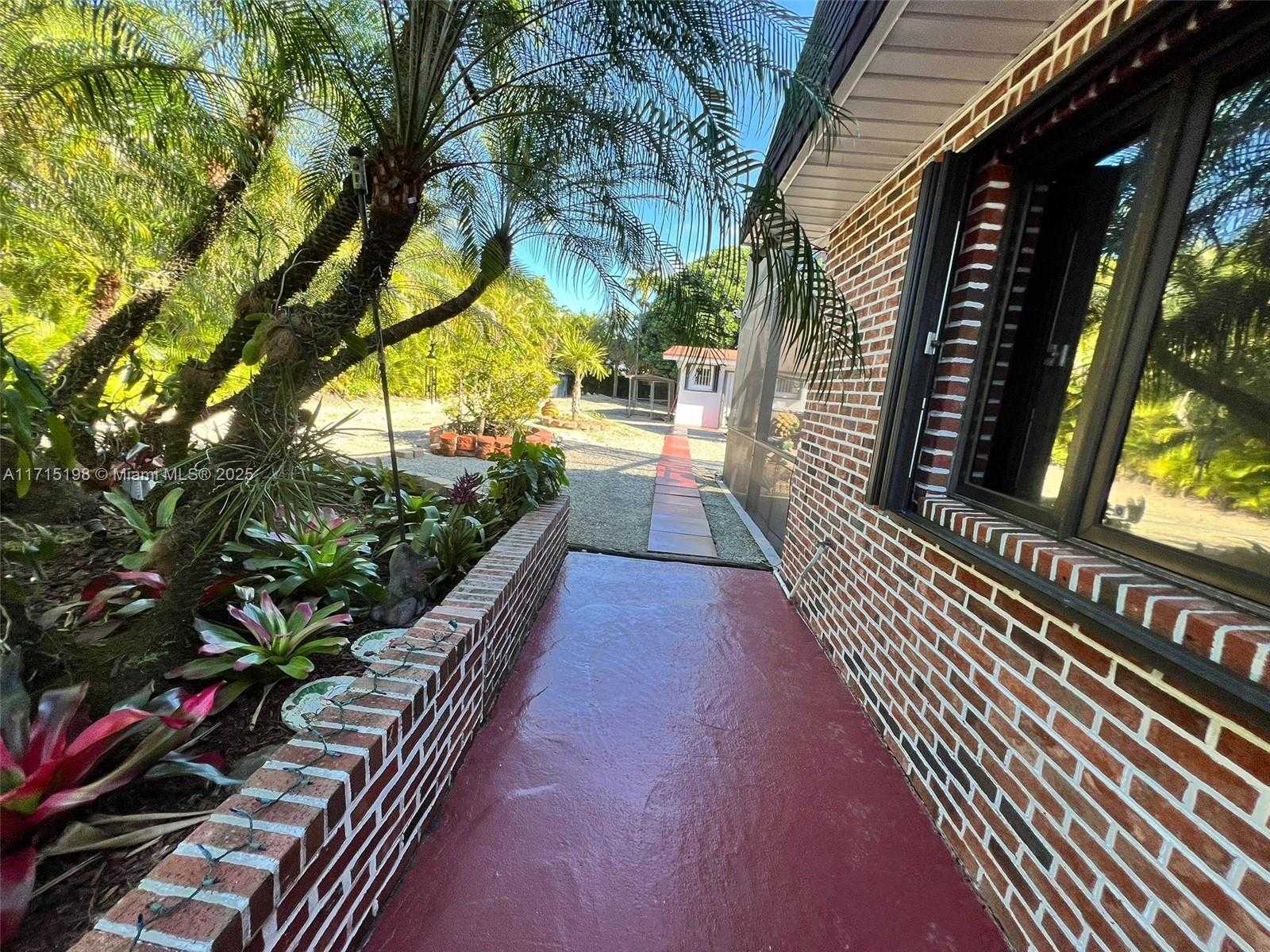 Small Image of 17820 SOUTH WEST 174TH ST, Miami Number 15