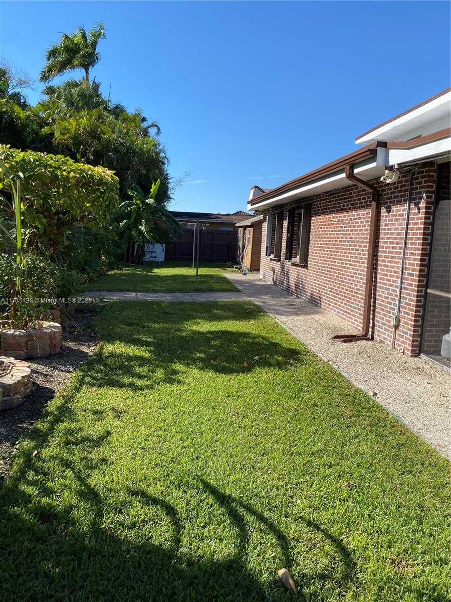 Small Image of 17820 SOUTH WEST 174TH ST, Miami Number 17