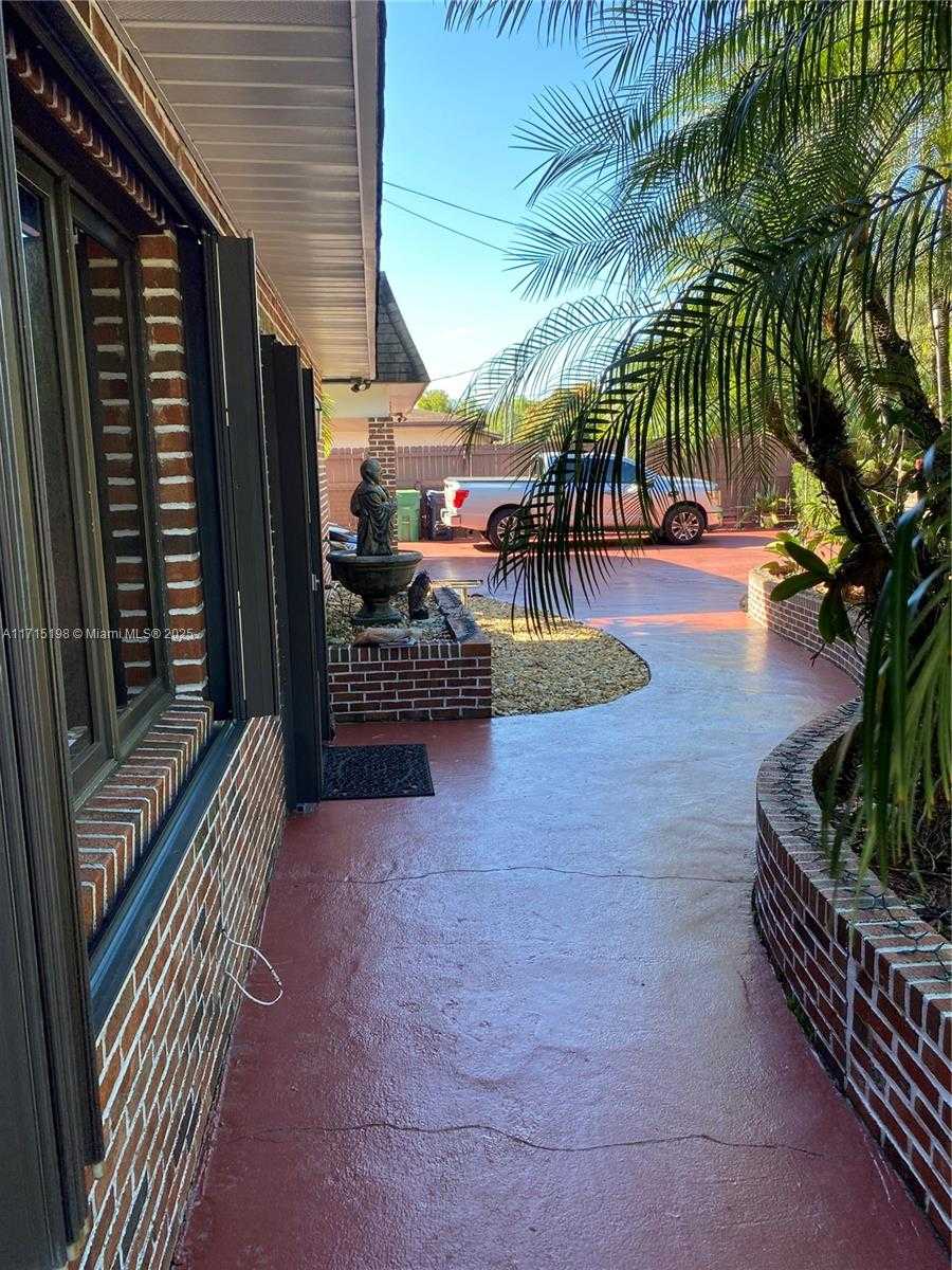 Small Image of 17820 SOUTH WEST 174TH ST, Miami Number 18