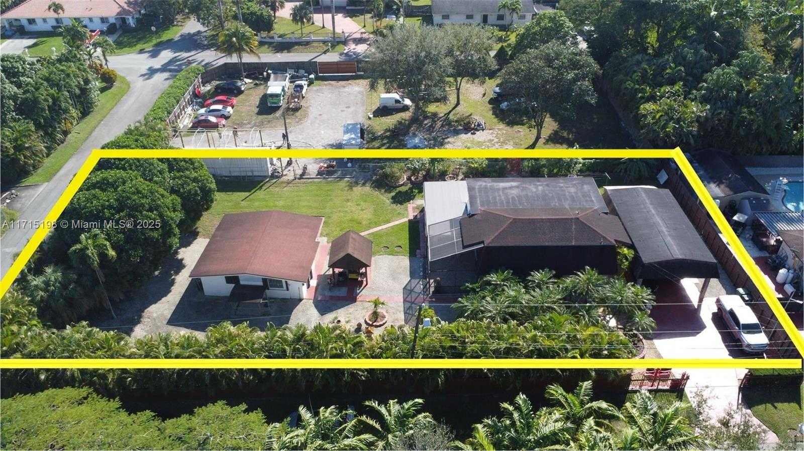 Small Image of 17820 SOUTH WEST 174TH ST, Miami Number 2