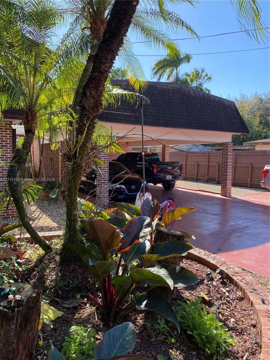 Small Image of 17820 SOUTH WEST 174TH ST, Miami Number 24