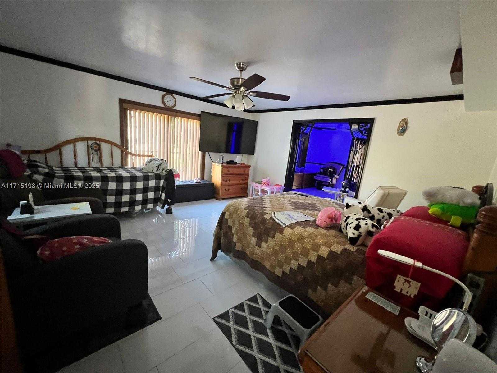 Small Image of 17820 SOUTH WEST 174TH ST, Miami Number 35