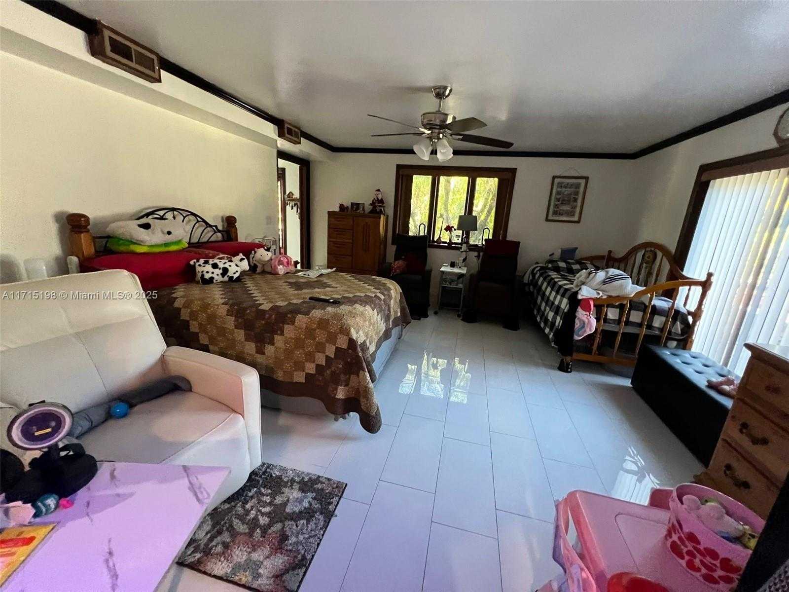 Small Image of 17820 SOUTH WEST 174TH ST, Miami Number 36