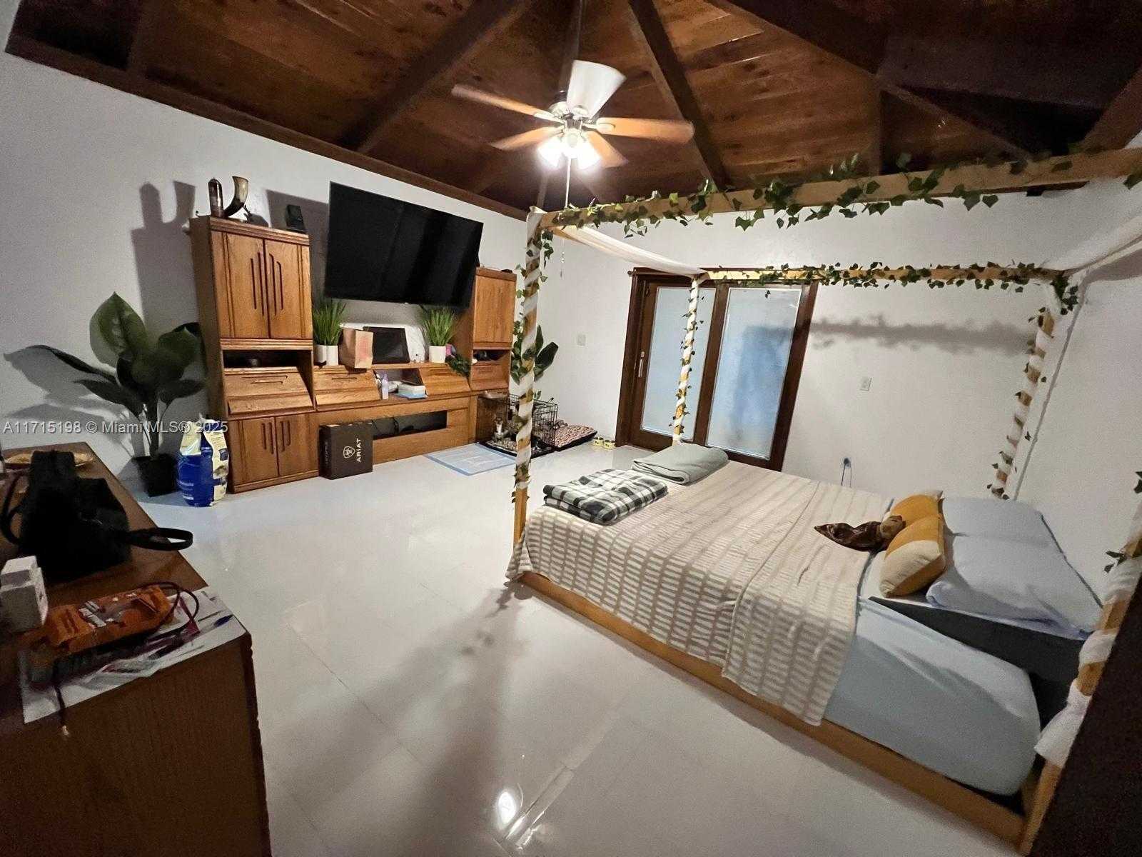 Small Image of 17820 SOUTH WEST 174TH ST, Miami Number 57