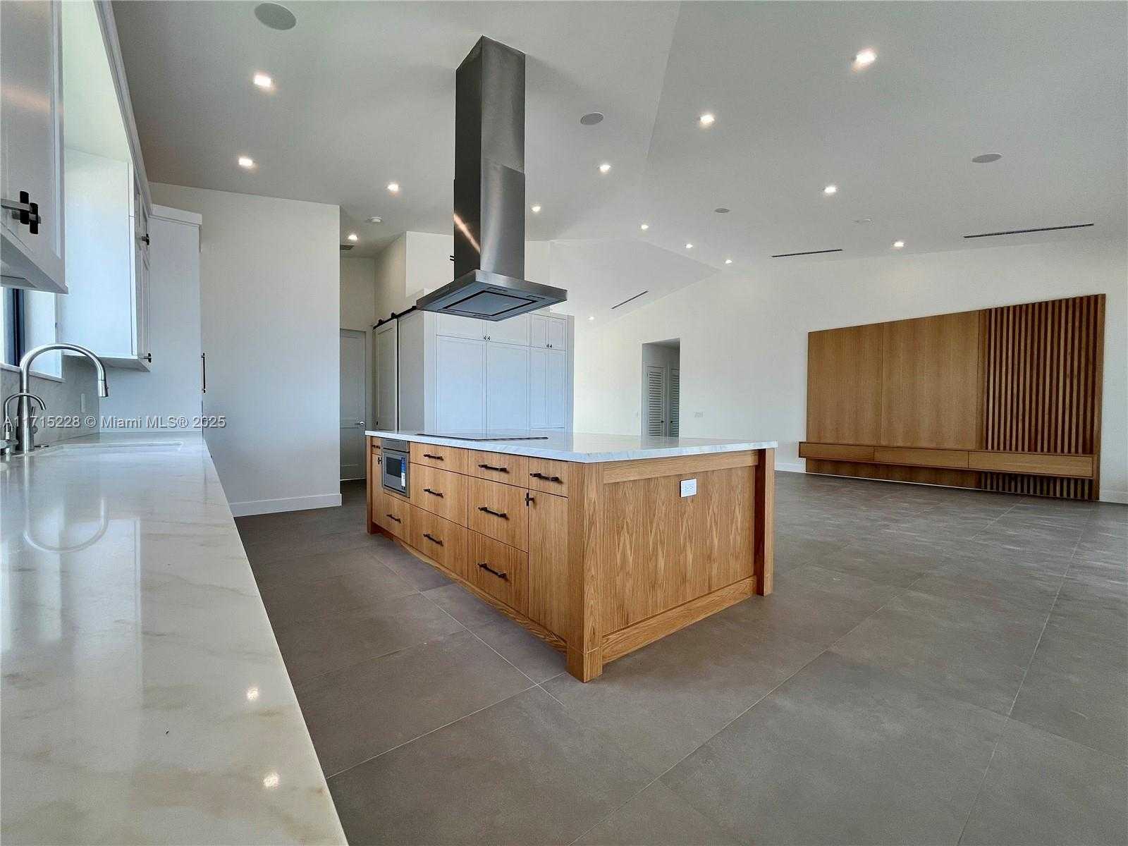 Small Image of 126 SOUTH EAST SUNRISE DR, Marathon Number 11