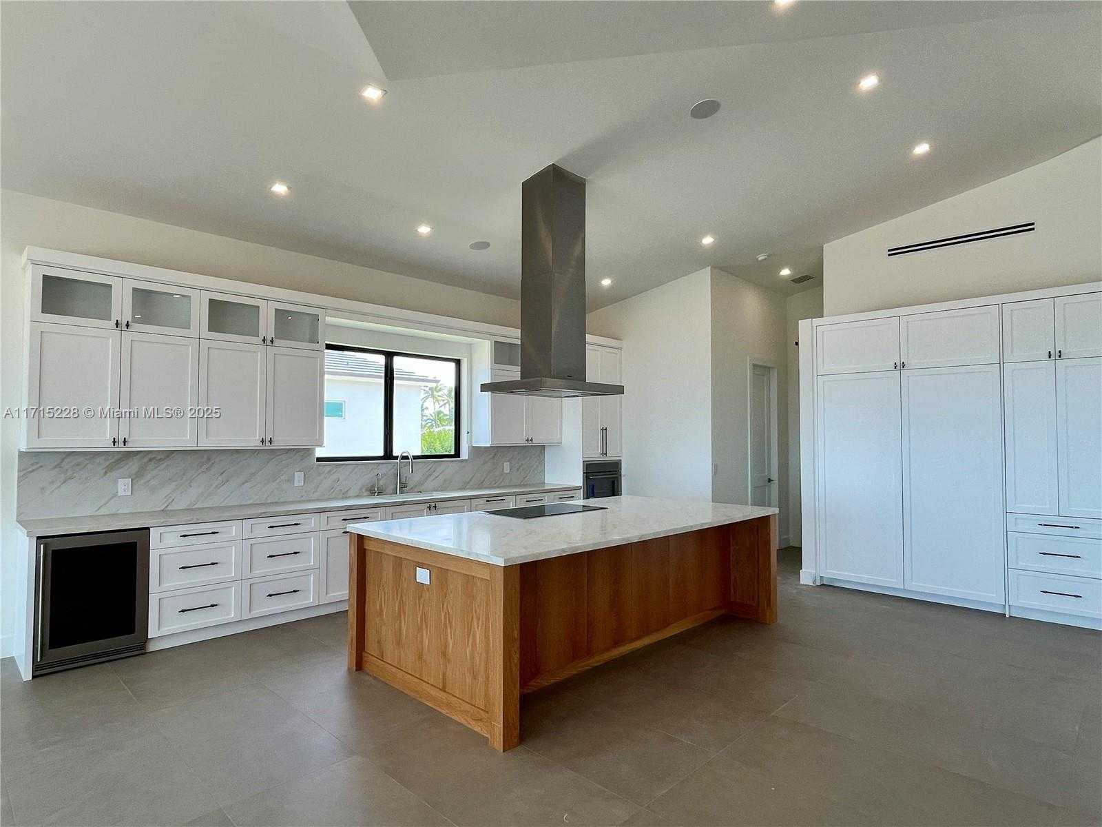 Small Image of 126 SOUTH EAST SUNRISE DR, Marathon Number 12