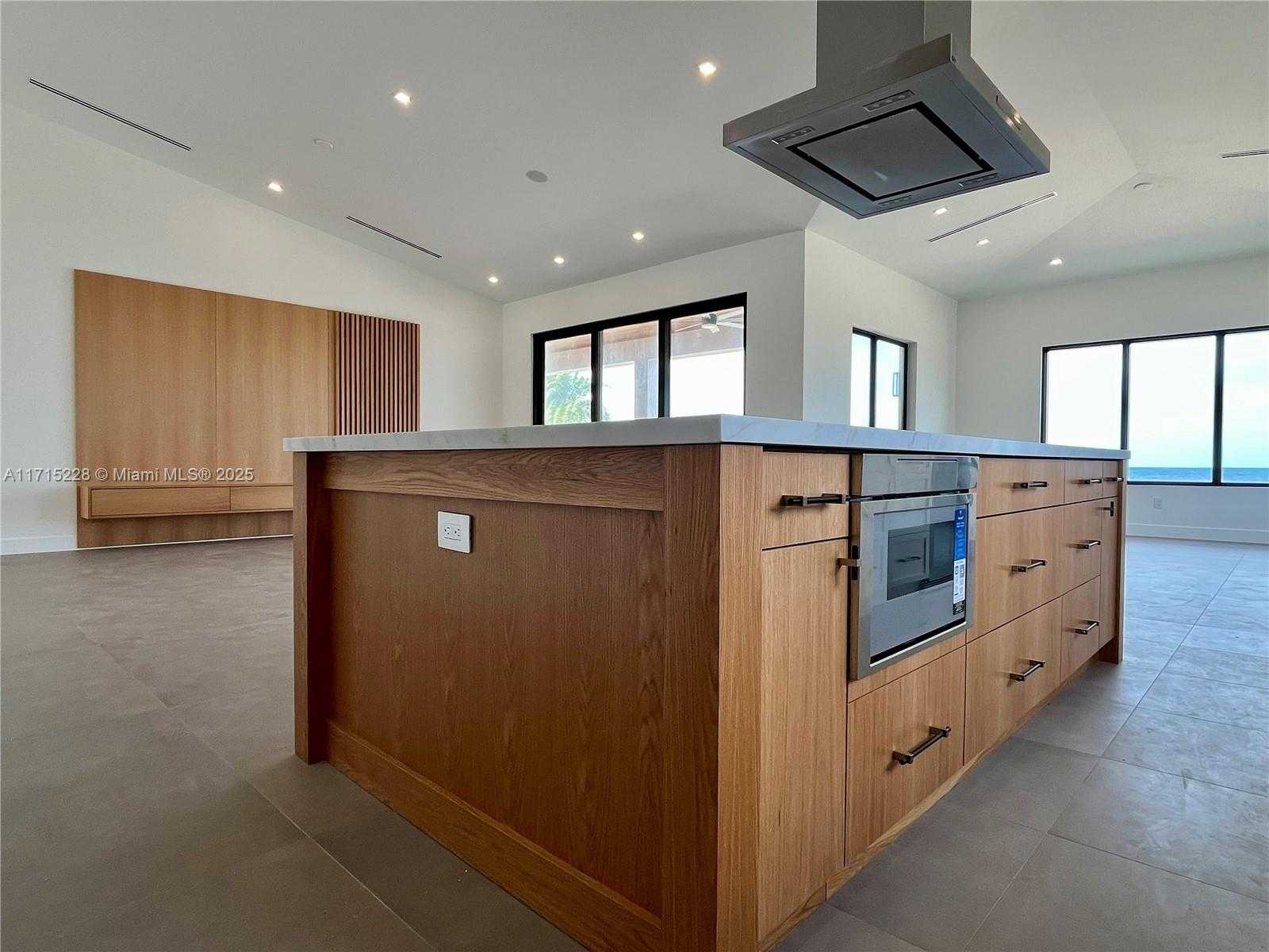 Small Image of 126 SOUTH EAST SUNRISE DR, Marathon Number 13