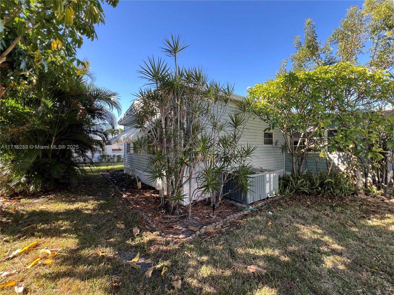 Small Image of 12020 IGUANA BAY, Boynton Beach Number 5