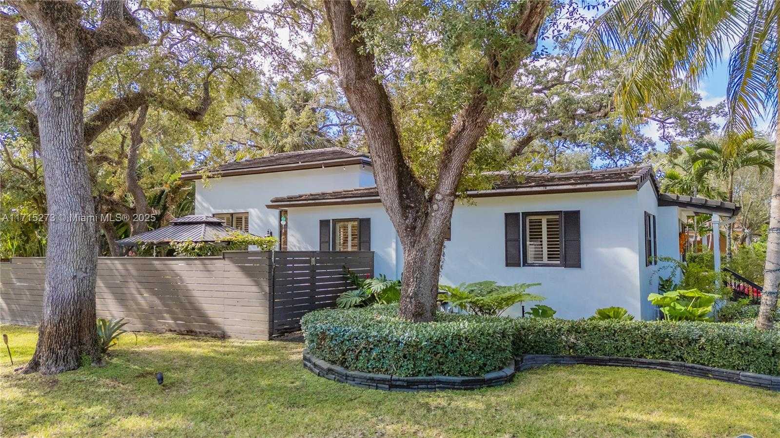Small Image of 1300 SOUTH WEST 18TH CT, Fort Lauderdale Number 12