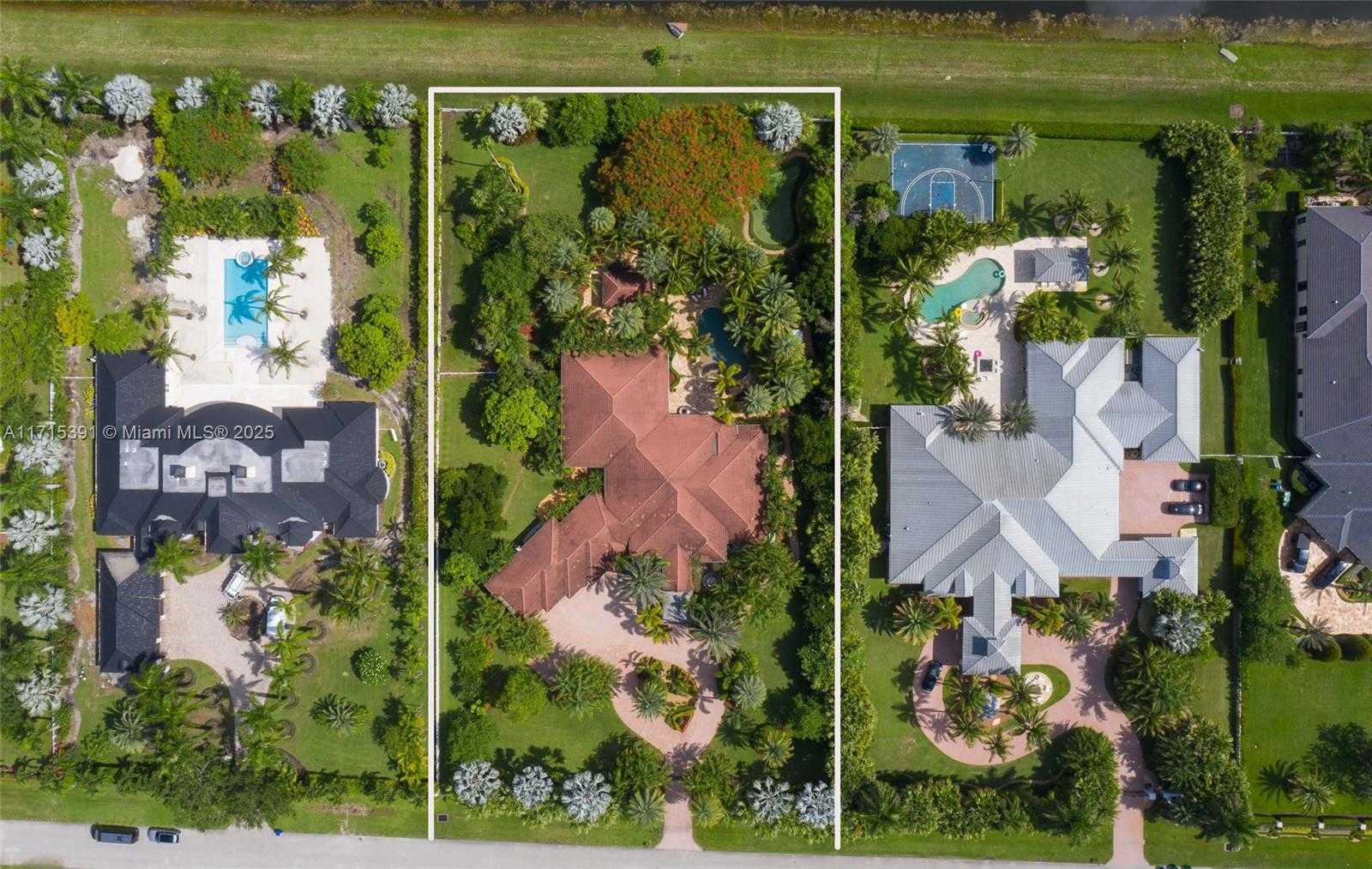 Small Image of 16740 Berkshire Ct, Southwest Ranches, FL 33331, USA Number 11