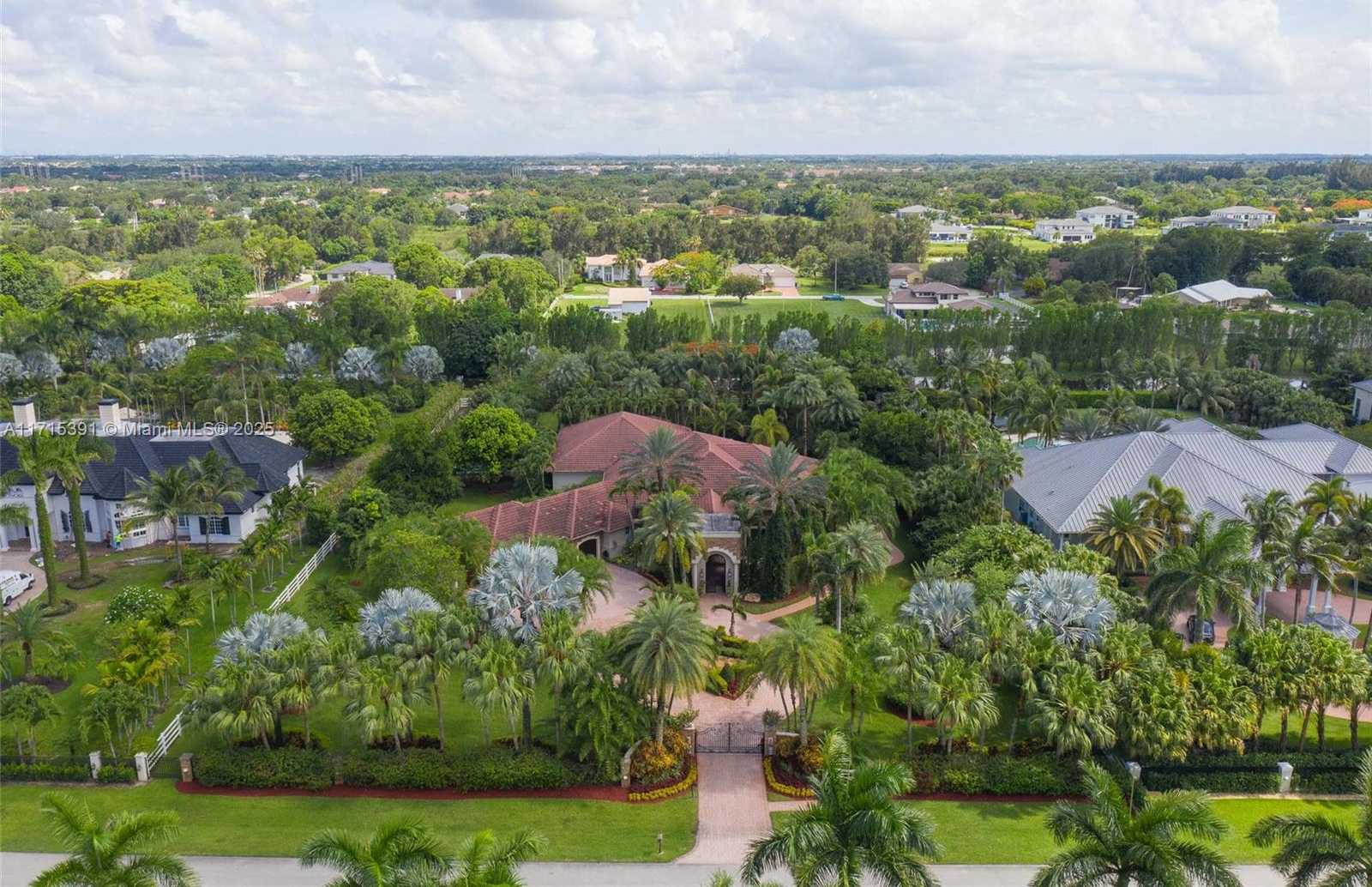 Small Image of 16740 Berkshire Ct, Southwest Ranches, FL 33331, USA Number 13