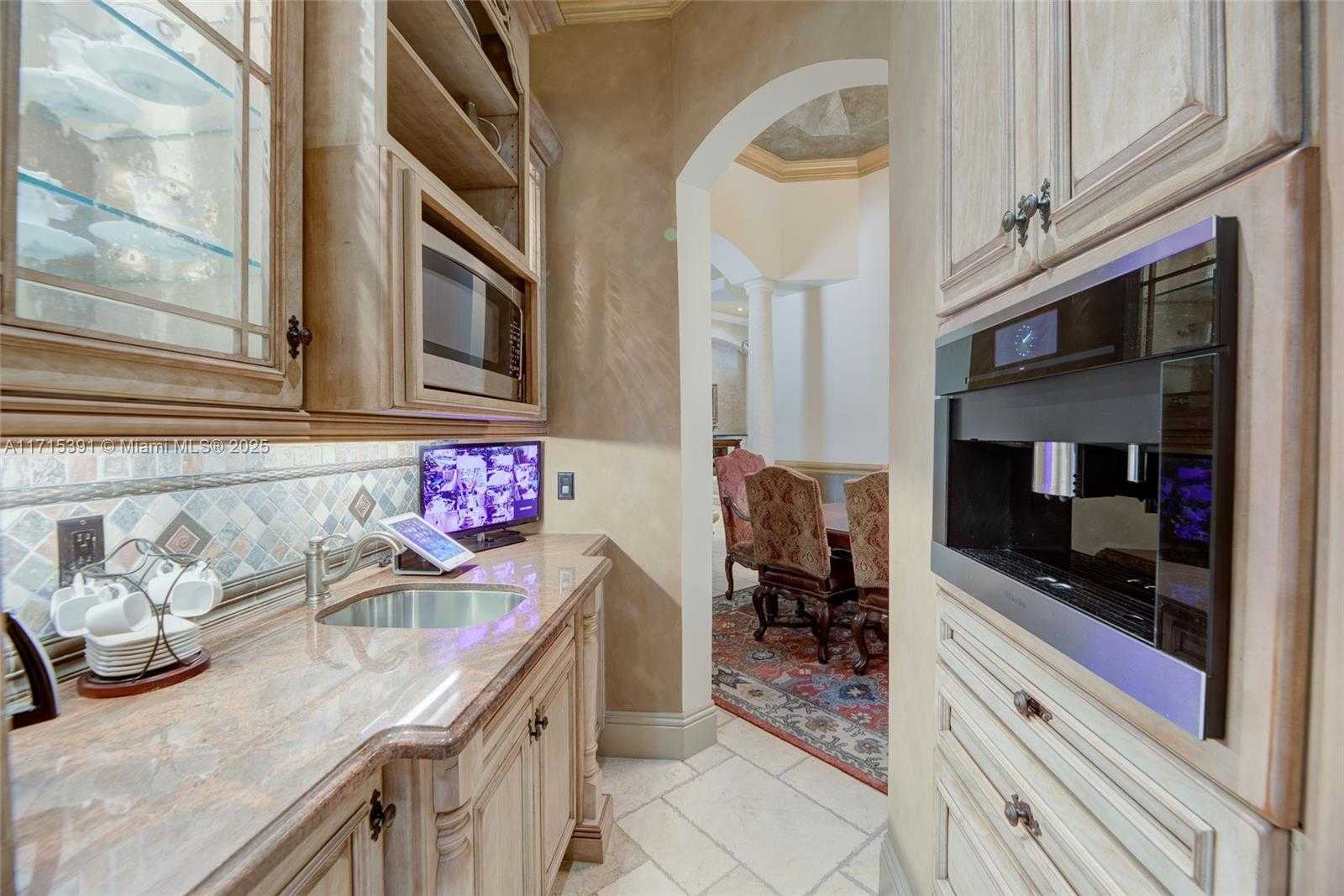 Small Image of 16740 Berkshire Ct, Southwest Ranches, FL 33331, USA Number 34