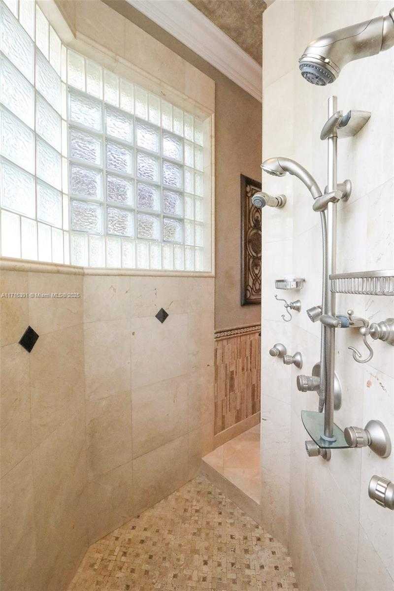 Small Image of 16740 Berkshire Ct, Southwest Ranches, FL 33331, USA Number 44