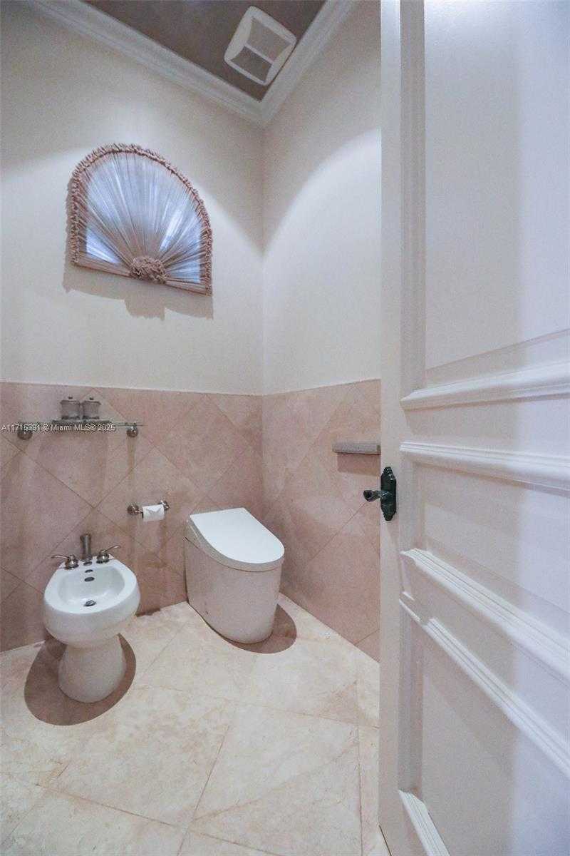 Small Image of 16740 Berkshire Ct, Southwest Ranches, FL 33331, USA Number 45