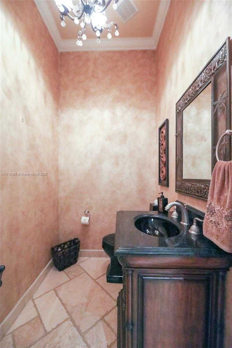 Small Image of 16740 Berkshire Ct, Southwest Ranches, FL 33331, USA Number 46