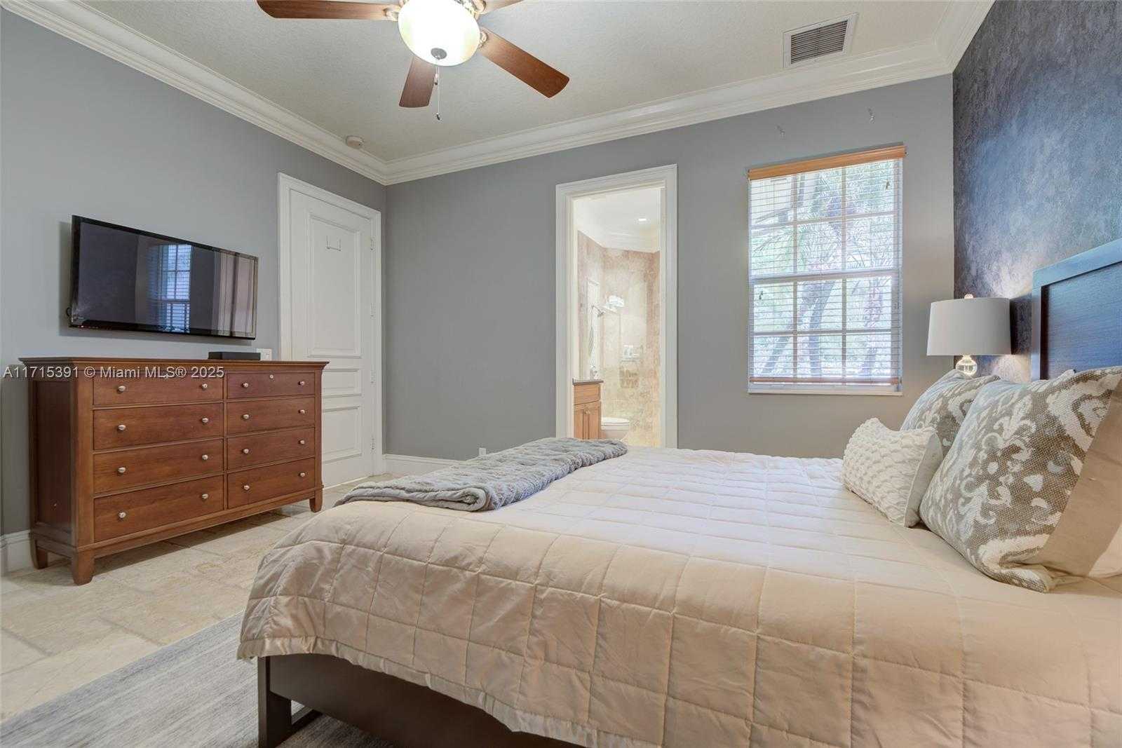 Small Image of 16740 Berkshire Ct, Southwest Ranches, FL 33331, USA Number 55