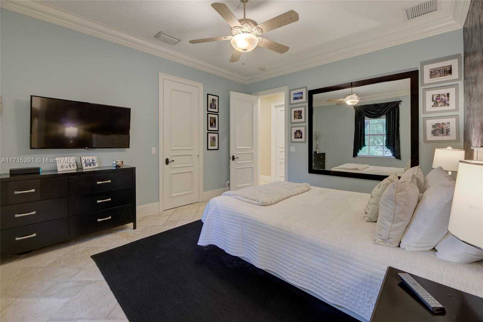 Small Image of 16740 Berkshire Ct, Southwest Ranches, FL 33331, USA Number 59