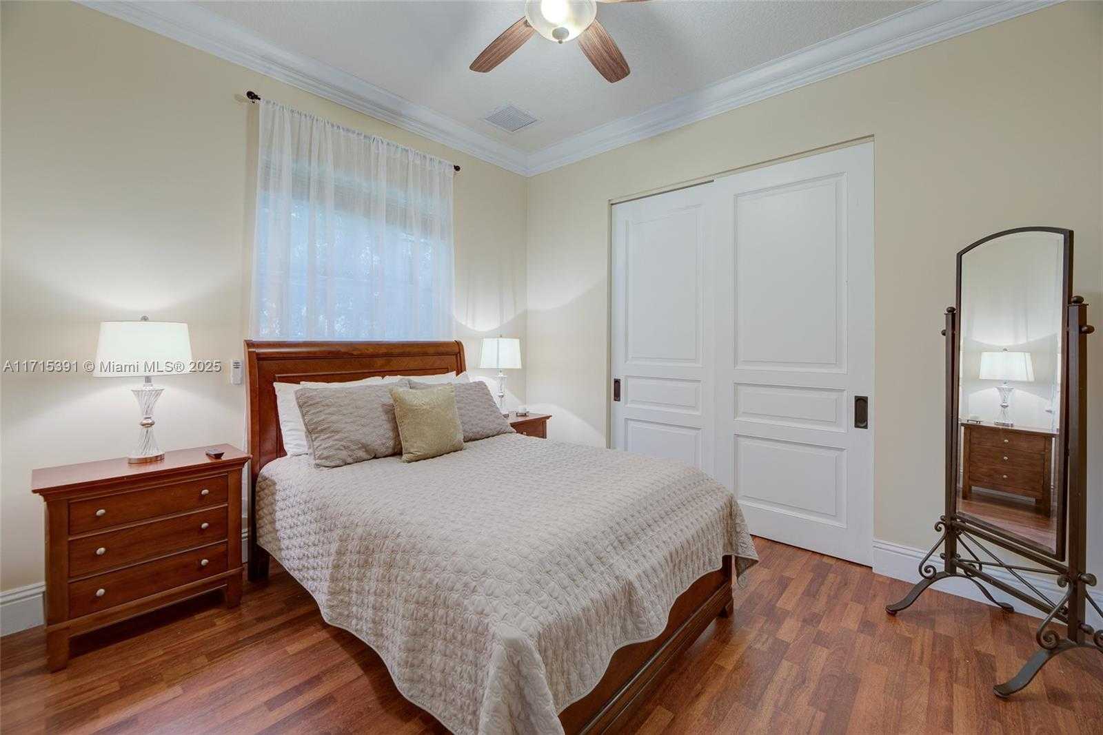 Small Image of 16740 Berkshire Ct, Southwest Ranches, FL 33331, USA Number 65