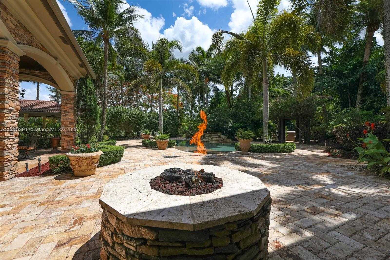 Small Image of 16740 Berkshire Ct, Southwest Ranches, FL 33331, USA Number 68