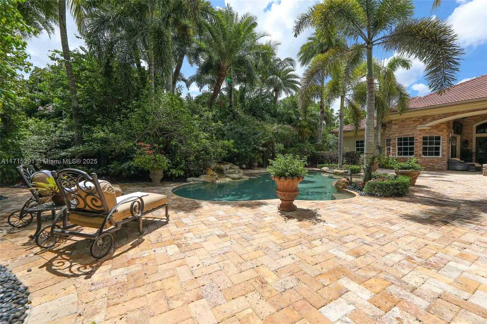 Small Image of 16740 Berkshire Ct, Southwest Ranches, FL 33331, USA Number 72