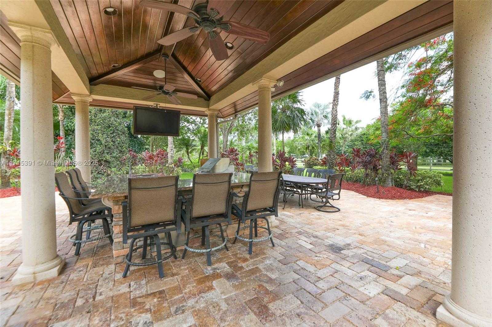 Small Image of 16740 Berkshire Ct, Southwest Ranches, FL 33331, USA Number 74