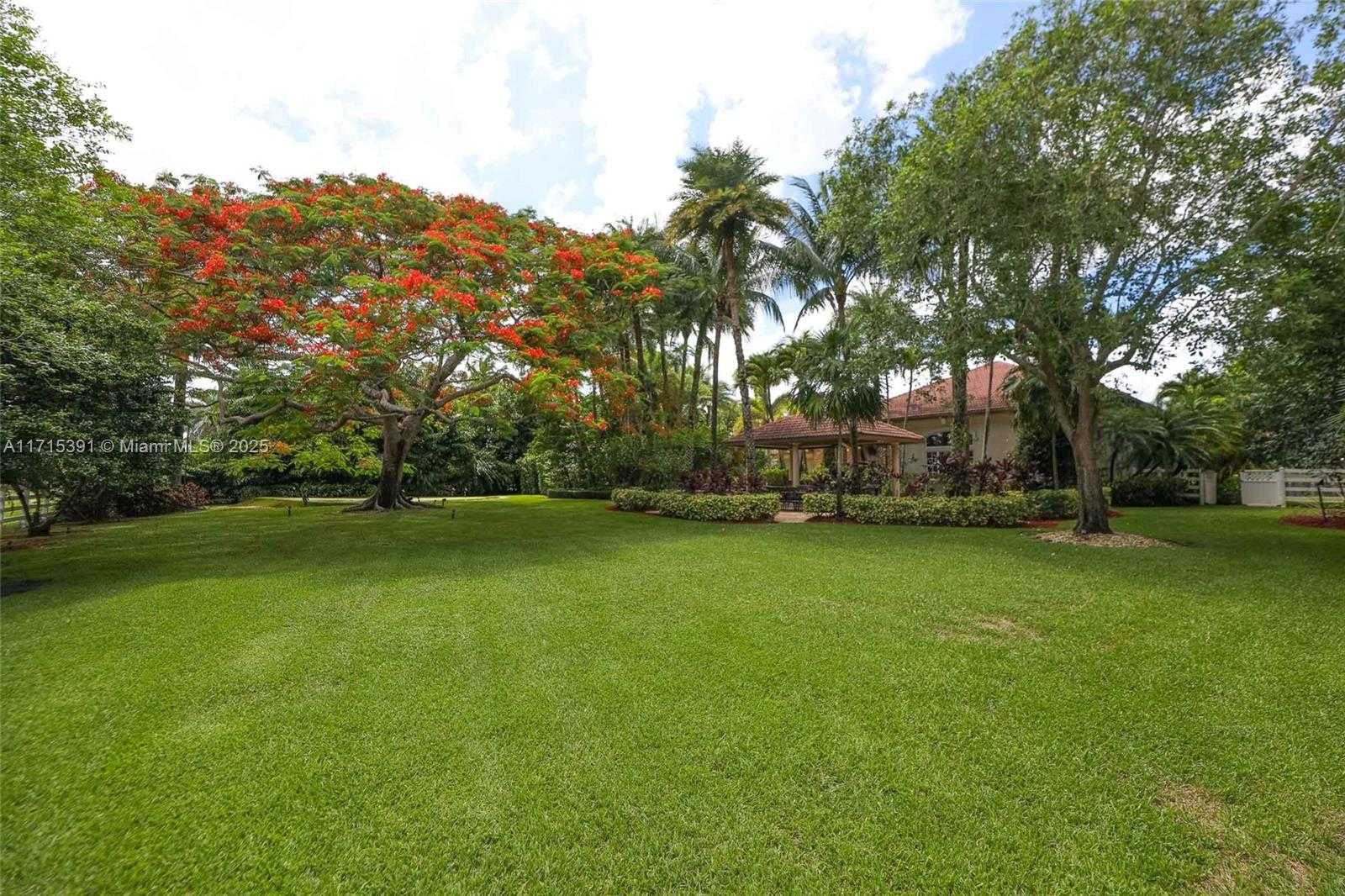 Small Image of 16740 Berkshire Ct, Southwest Ranches, FL 33331, USA Number 77