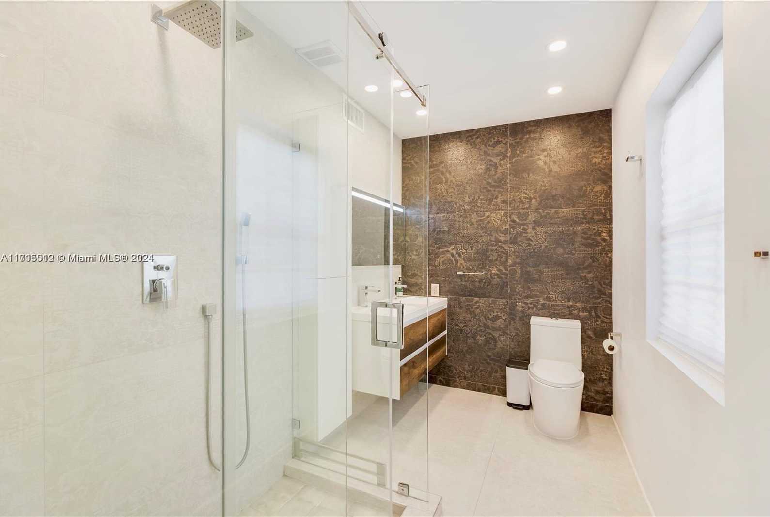 Small Image of 211 190TH ST, Sunny Isles Beach Number 13