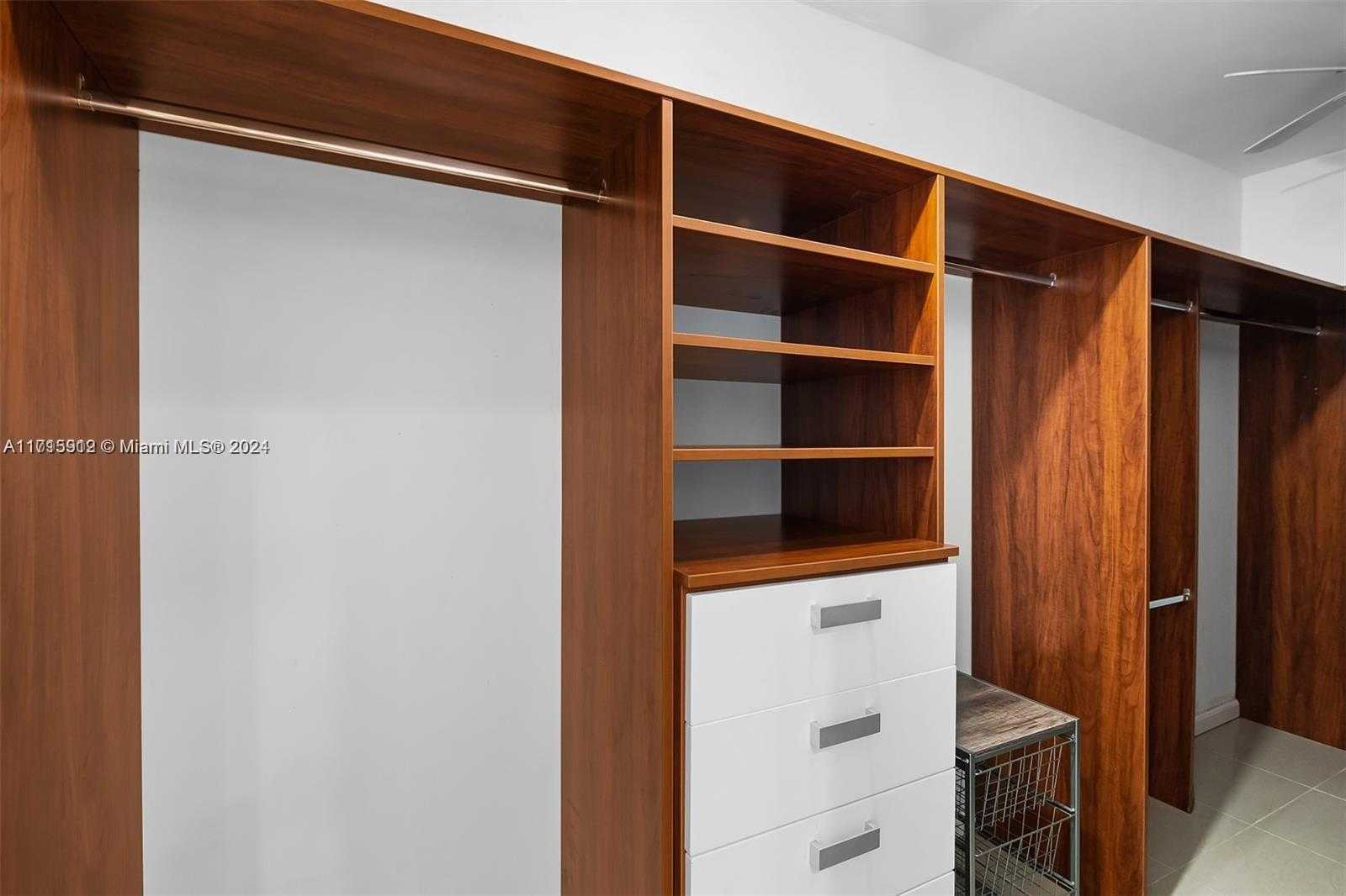 Small Image of 211 190TH ST, Sunny Isles Beach Number 19