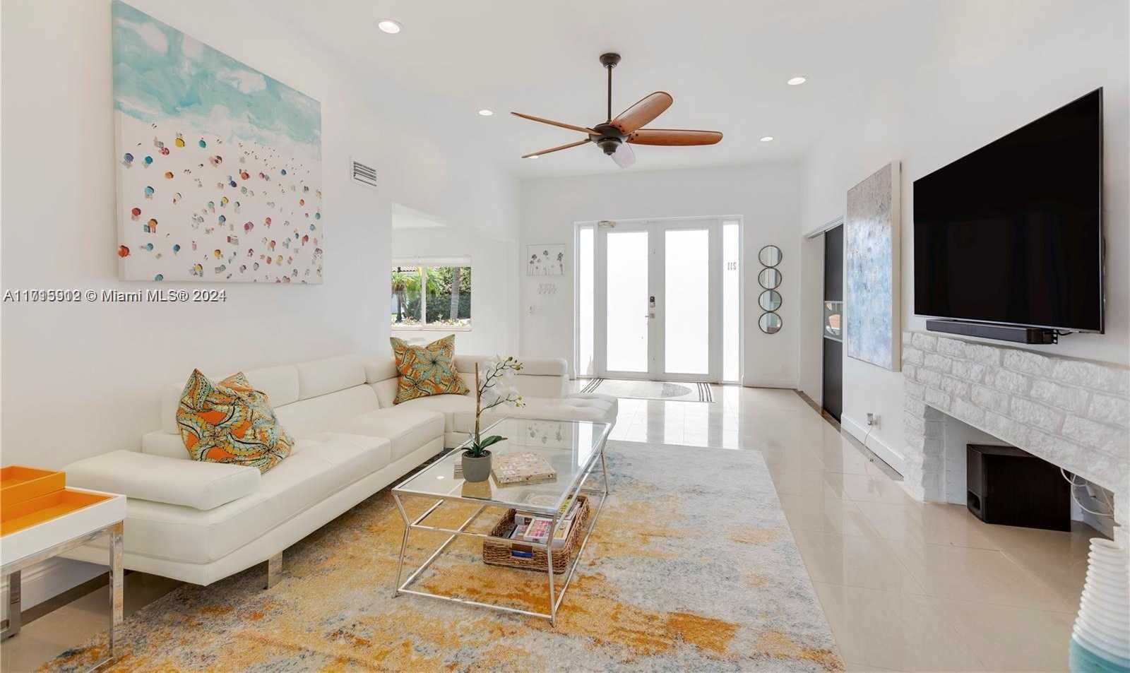 Small Image of 211 190TH ST, Sunny Isles Beach Number 2