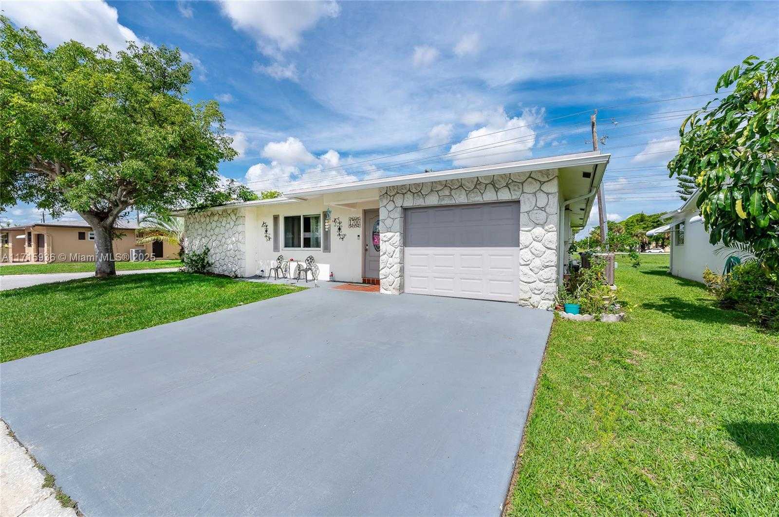 Small Image of 1700 NORTH WEST 70TH LN, Margate Number 2