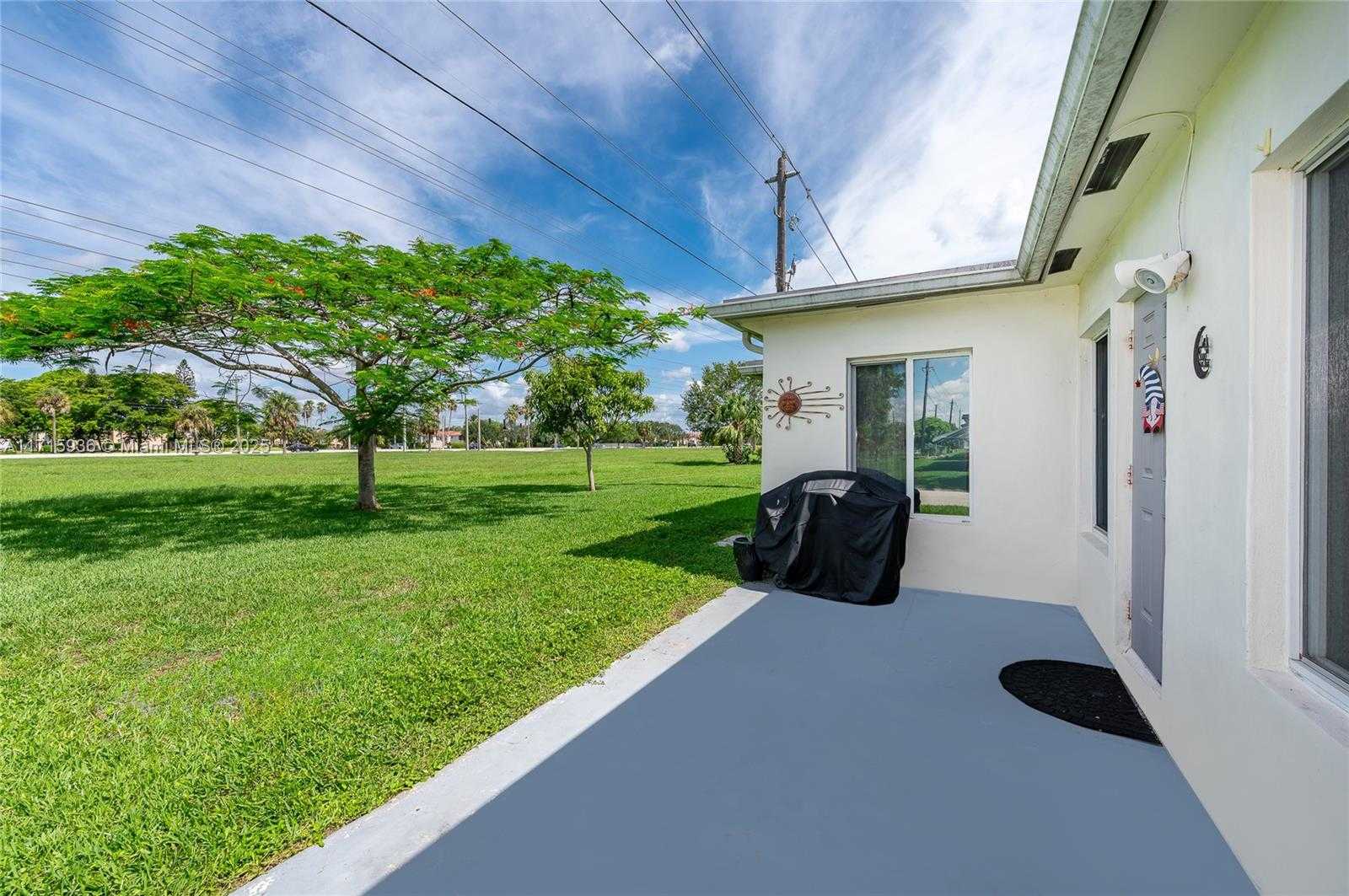 Small Image of 1700 NORTH WEST 70TH LN, Margate Number 9