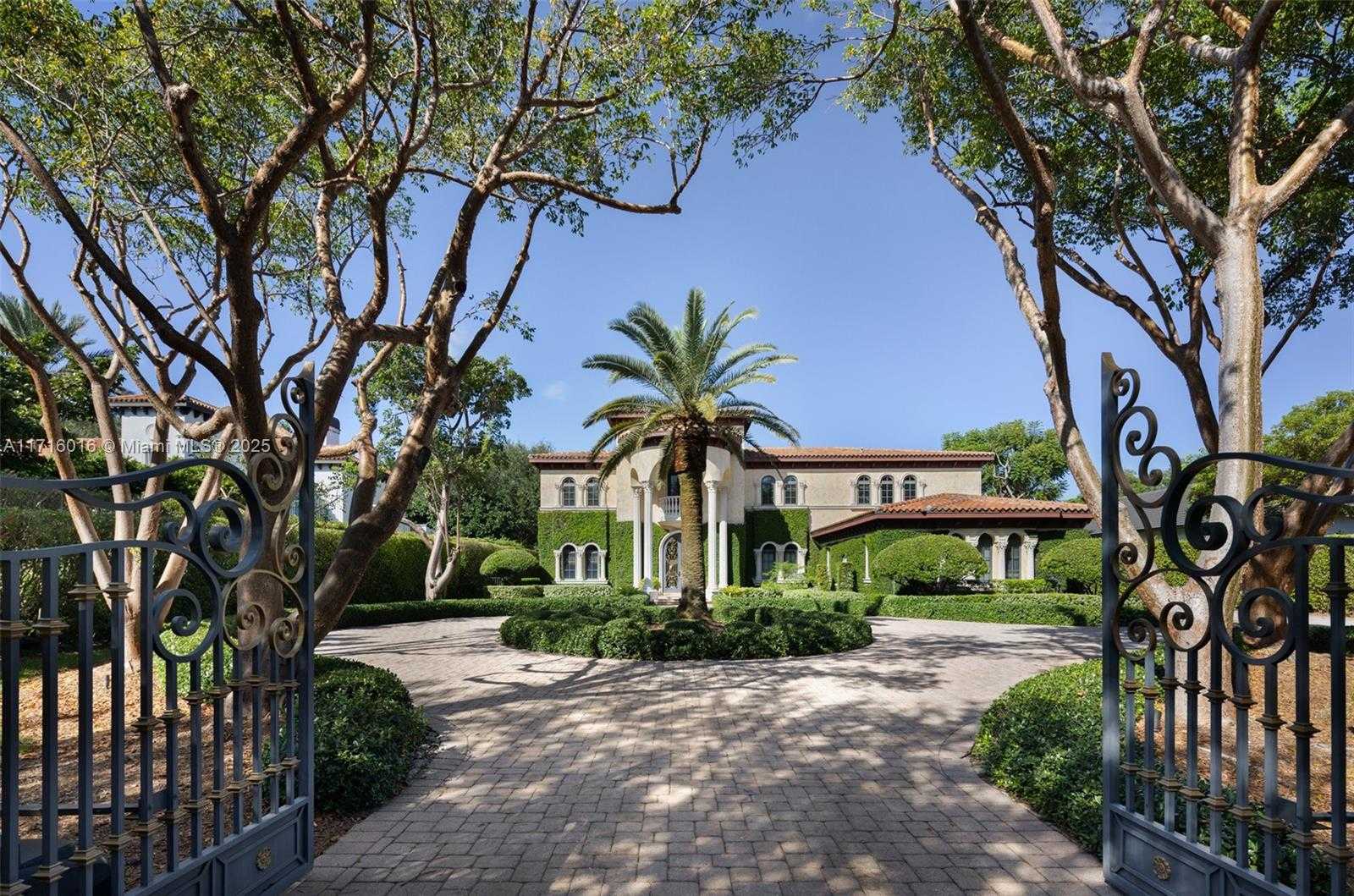 Small Image of 9940 WEST SUBURBAN DR, Pinecrest Number 51