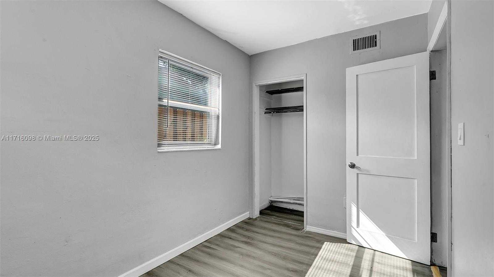 Small Image of 1240 SOUTH WEST 32ND AVE, Fort Lauderdale Number 12