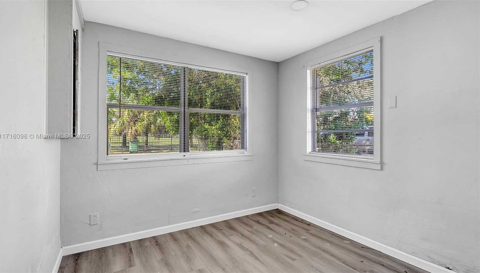 Small Image of 1240 SOUTH WEST 32ND AVE, Fort Lauderdale Number 15