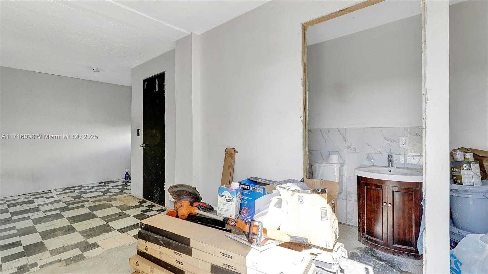 Small Image of 1240 SOUTH WEST 32ND AVE, Fort Lauderdale Number 18