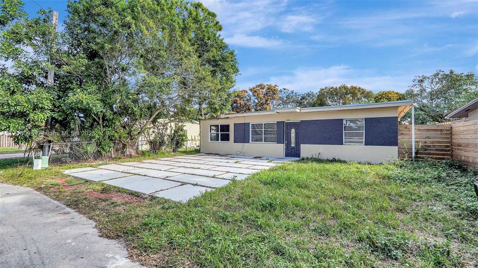 Small Image of 1240 SOUTH WEST 32ND AVE, Fort Lauderdale Number 22