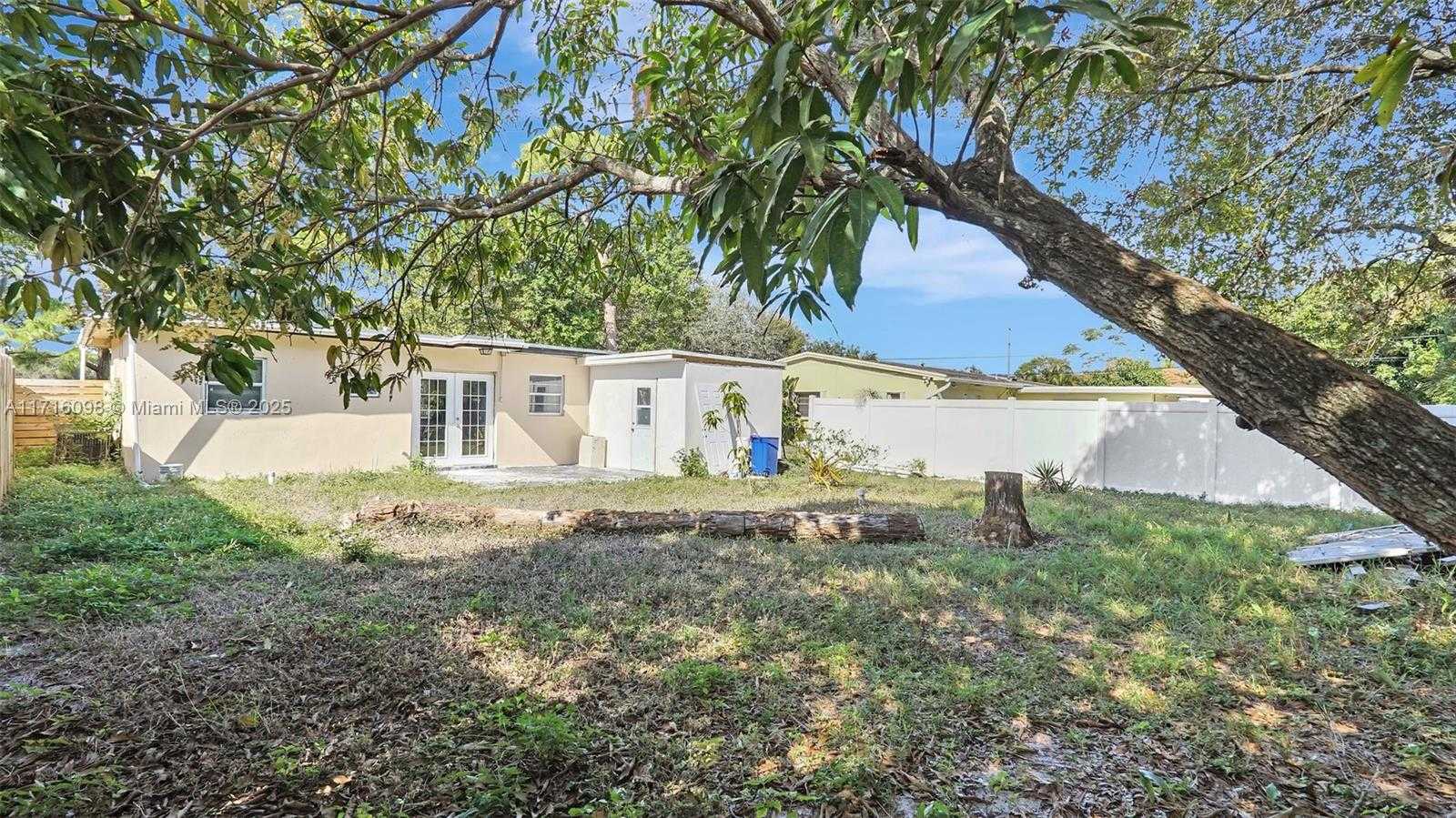 Small Image of 1240 SOUTH WEST 32ND AVE, Fort Lauderdale Number 26