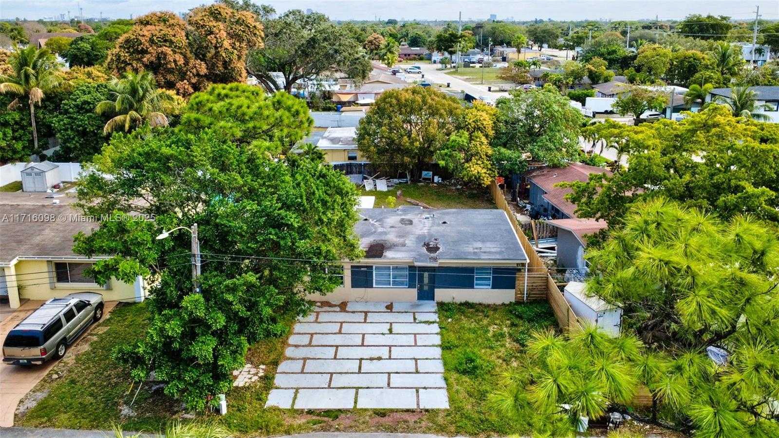 Small Image of 1240 SOUTH WEST 32ND AVE, Fort Lauderdale Number 29