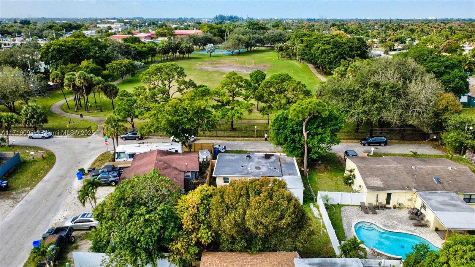 Small Image of 1240 SOUTH WEST 32ND AVE, Fort Lauderdale Number 32