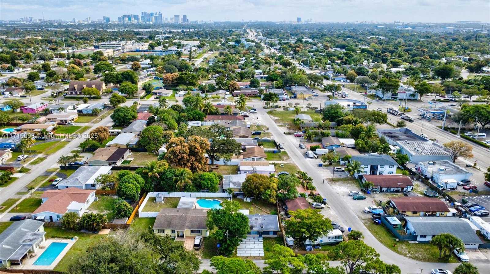 Small Image of 1240 SOUTH WEST 32ND AVE, Fort Lauderdale Number 37