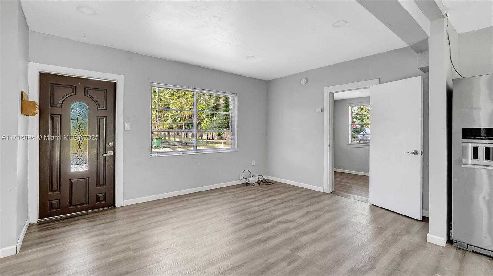 Small Image of 1240 SOUTH WEST 32ND AVE, Fort Lauderdale Number 4