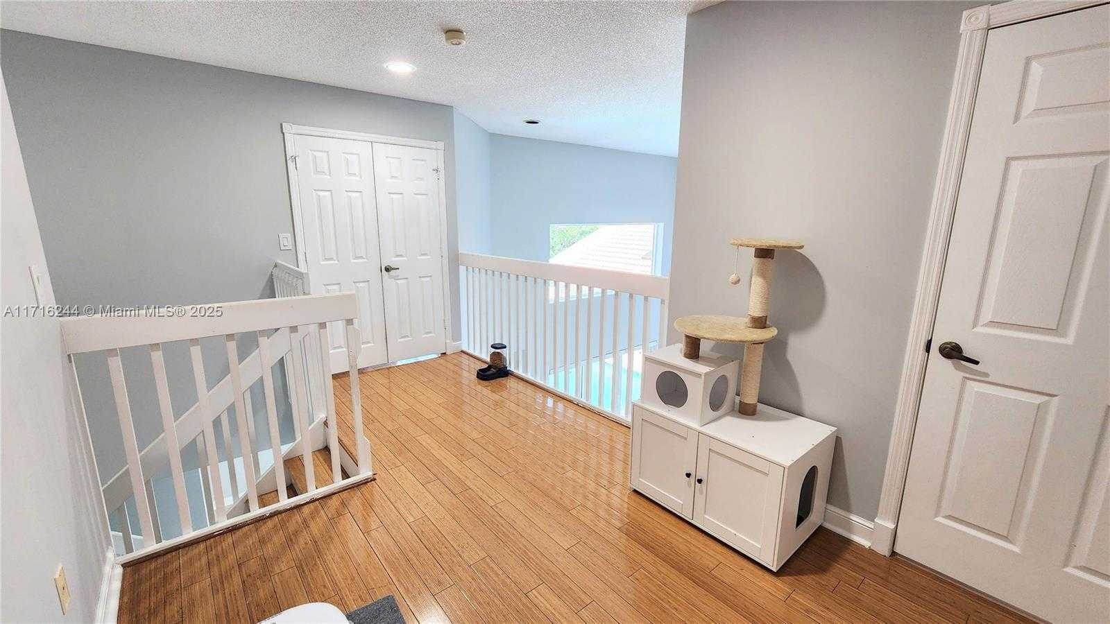Small Image of 1065 WEEPING WILLOW WAY, Hollywood Number 17